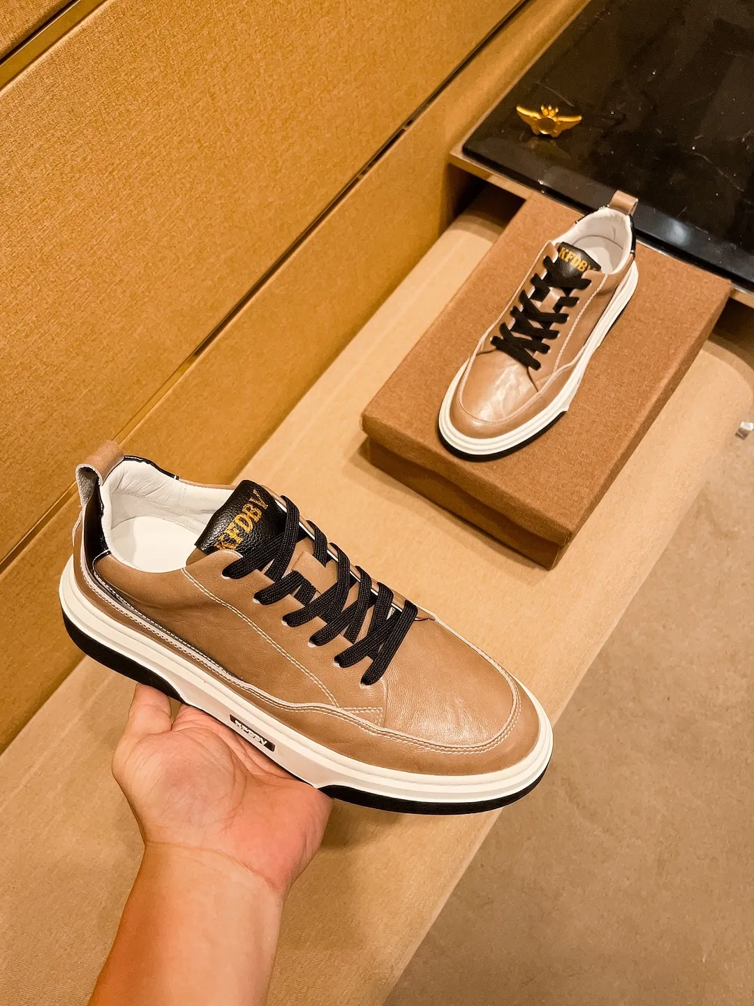 Men's shoes 💰 420💰【BV】🔥 High-end men's shoes brand official website 1:1 latest masterpiece: the upper is made of Italian imported first-layer cowhide with a comfortable and breathable lining➕original non-slip and wear-resistant outsole🔥, making walking more convenient and comfortable! An exclusive new model, a stunning work, a beautiful 1:1 replica [color] compared to the official quality! Create a fashionable personality to set off your uniqueness! A must-have for trendy men! Classic🔥Size: 38-44 Color: 🔥Multiple colors available🔥.